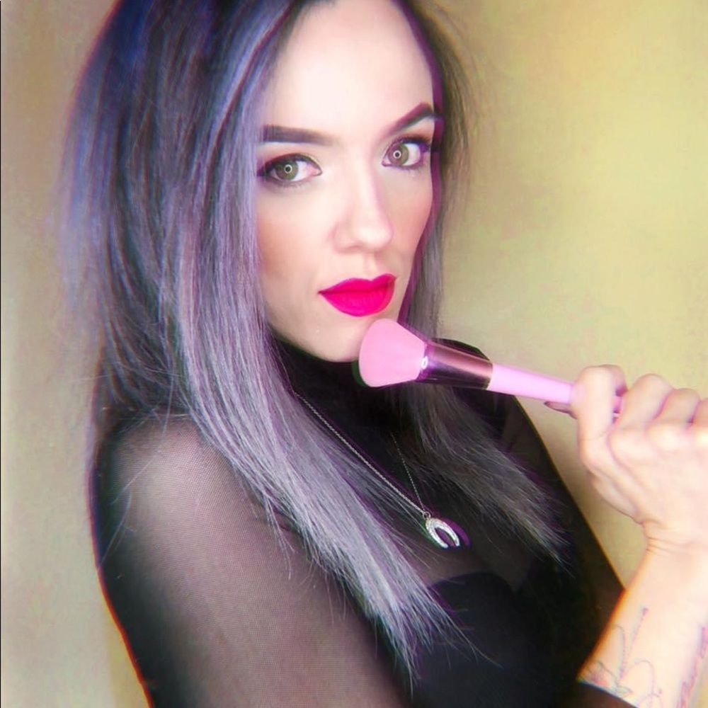 Meet your Posher, giulia